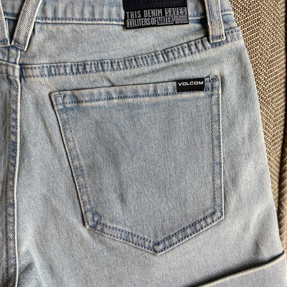 NWT VOLCOM Girlfriend high-rise VOL Stone Shorts size 27 - Picture 11 of 11